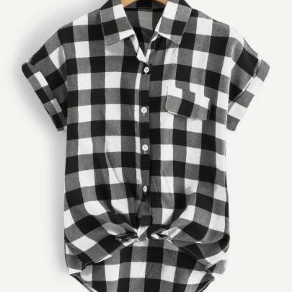 Plaid short sleeve top never worn in S & L